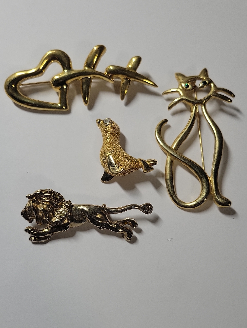 Gold Tone Cat and Animal Brooch Set - Gold Tone Color